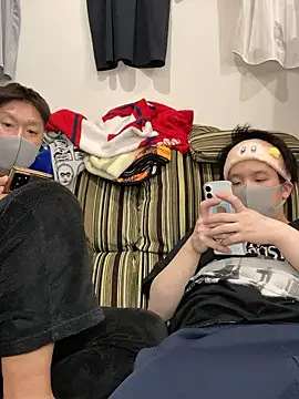 Snapshot of K0718 chatting on March 1, 1:57 pm K0718 online show from March 1, 1:57 pm