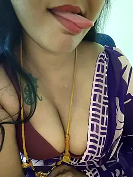 Snapshot of sriyazhini chatting on March 3, 9:00 am sriyazhini online show from March 3, 9:00 am