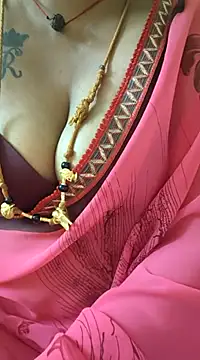 Snapshot of sriyazhini chatting on March 23, 6:58 am sriyazhini online show from March 23, 6:58 am