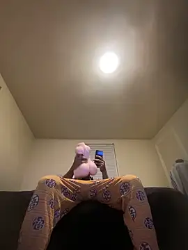 Snapshot of MrDaddyBbSnake chatting on February 26, 2:37 am MrDaddyBbSnake online show from February 26, 2:37 am