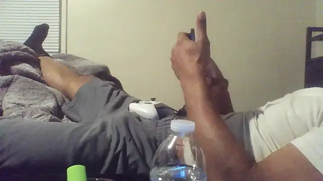 Snapshot of MrDaddyBbSnake chatting on March 17, 5:34 am MrDaddyBbSnake online show from March 17, 5:34 am