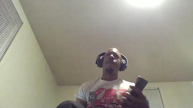 Snapshot of MrDaddyBbSnake chatting on September 15, 3:28 am MrDaddyBbSnake online show from September 15, 3:28 am