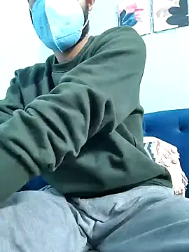 Snapshot of TOPMOON001 chatting on February 6, 11:54 am TOPMOON001 online show from February 6, 11:54 am