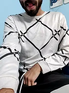 Snapshot of TOPMOON001 chatting on February 10, 11:36 am TOPMOON001 online show from February 10, 11:36 am