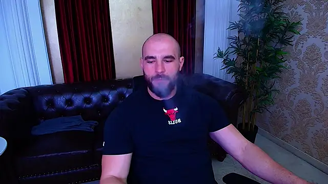 Snapshot of AdamJamesonn chatting on October 24, 4:53 am AdamJamesonn online show from October 24, 4:53 am