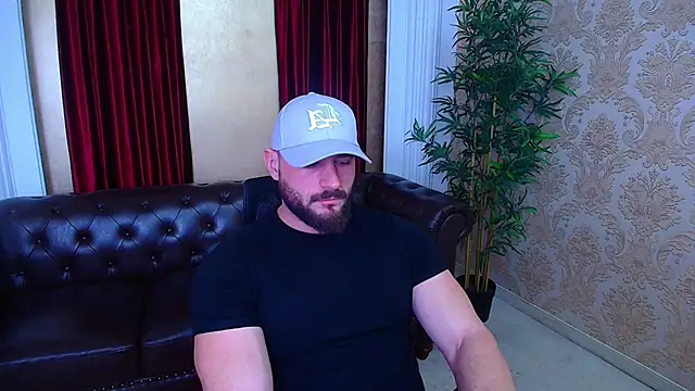 Snapshot of AdamJamesonn chatting on November 12, 5:41 am AdamJamesonn online show from November 12, 5:41 am