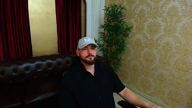 Snapshot of AdamJamesonn chatting on November 30, 5:33 am AdamJamesonn online show from November 30, 5:33 am