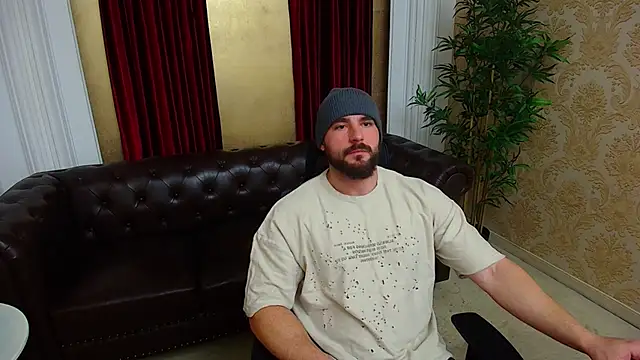 Snapshot of AdamJamesonn chatting on December 4, 7:39 am AdamJamesonn online show from December 4, 7:39 am