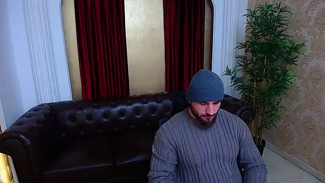 Snapshot of AdamJamesonn chatting on December 14, 5:46 am AdamJamesonn online show from December 14, 5:46 am