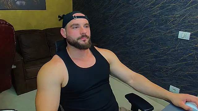 AdamJamesonn online show from June 19, 5:12 am