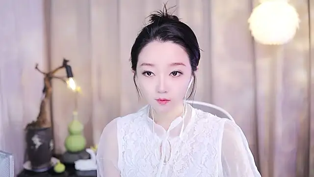 Snapshot of Zoe-99 chatting on November 7, 4:07 pm Zoe-99 online show from November 7, 4:07 pm