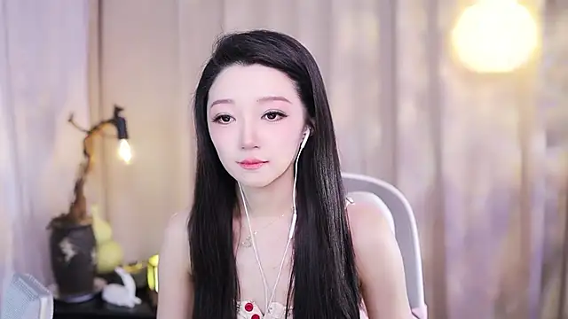 Snapshot of Zoe-99 chatting on December 15, 12:42 pm Zoe-99 online show from December 15, 12:42 pm