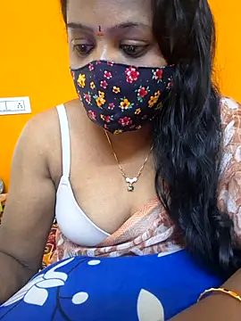 Snapshot of kanikasree chatting on December 16, 9:47 am kanikasree online show from December 16, 9:47 am