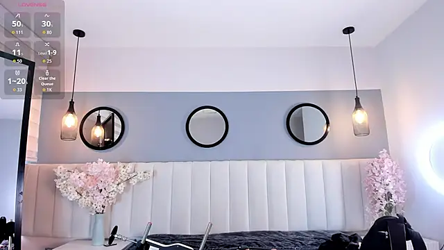 chelsea bolton  online show from April 23, 12:29 pm