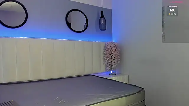 chelsea bolton  online show from June 26, 12:09 pm