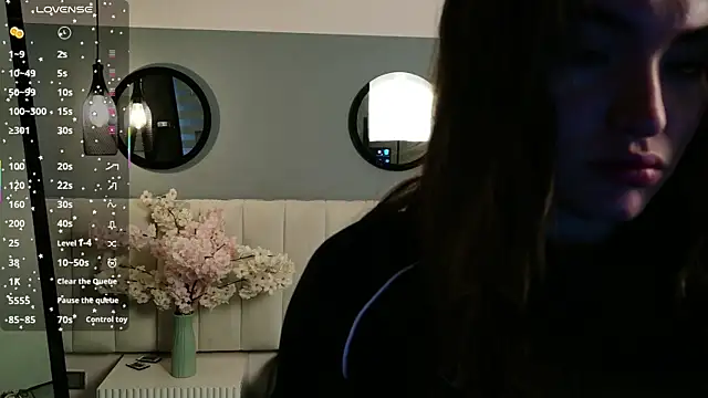chelsea bolton  online show from July 16, 12:11 pm
