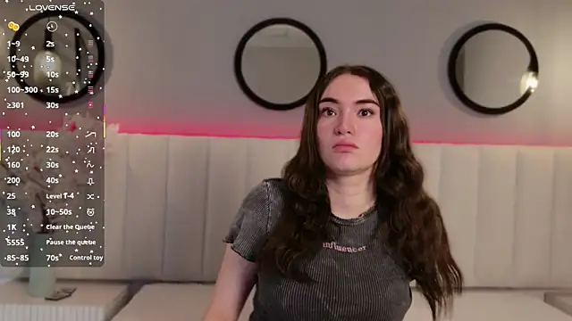 chelsea bolton  online show from August 5, 12:08 pm