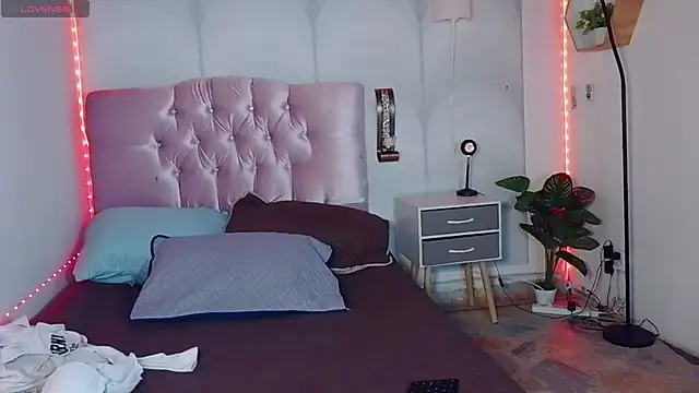 madison oli online show from March 18, 6:46 am