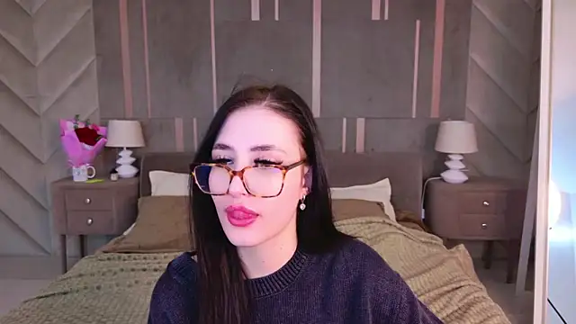 EmmaLawrens online show from March 8, 10:32 am