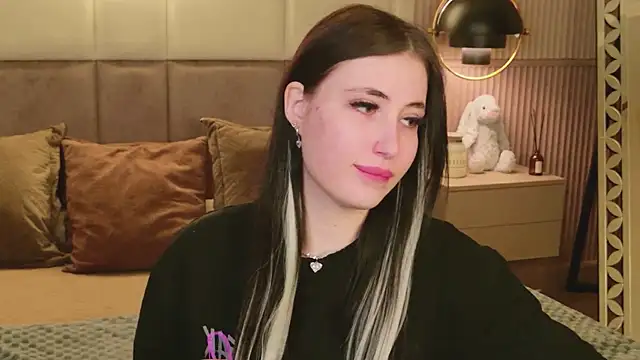 EmmaLawrens online show from April 26, 10:46 am