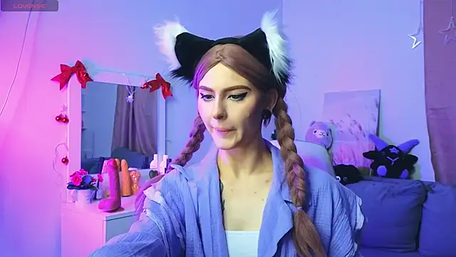 Snapshot of Emily__Mooree chatting on January 19, 4:22 am Emily Mooree online show from January 19, 4:22 am