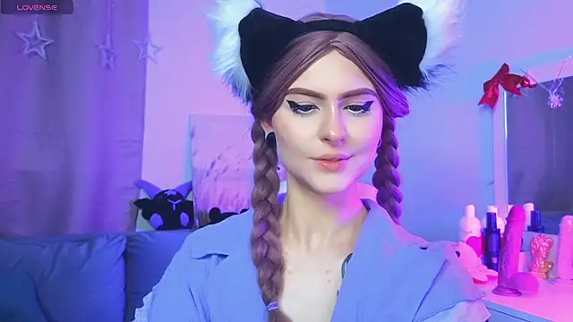 Snapshot of Emily__Mooree chatting on January 23, 10:22 am Emily Mooree online show from January 23, 10:22 am