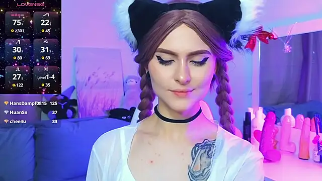 Snapshot of Emily__Mooree chatting on January 24, 10:43 am Emily Mooree online show from January 24, 10:43 am