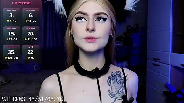 Snapshot of Emily__Mooree chatting on March 16, 5:36 am Emily Mooree online show from March 16, 5:36 am