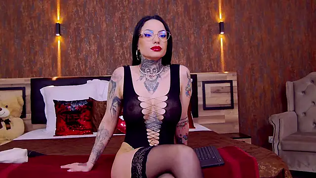 Snapshot of NataliaCristal chatting on February 5, 6:35 am NataliaCristal online show from February 5, 6:35 am