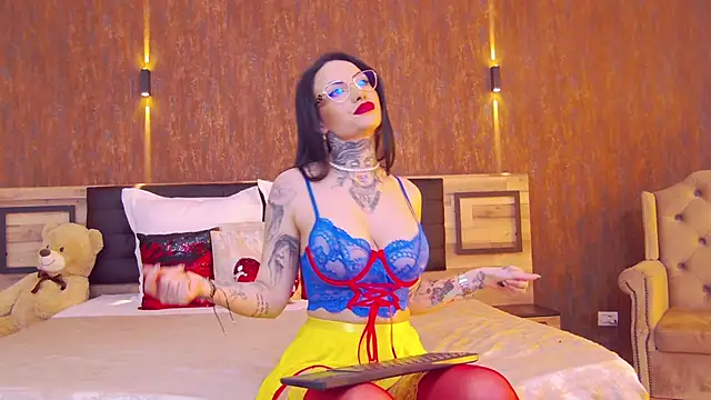 Snapshot of NataliaCristal chatting on February 25, 8:25 am NataliaCristal online show from February 25, 8:25 am