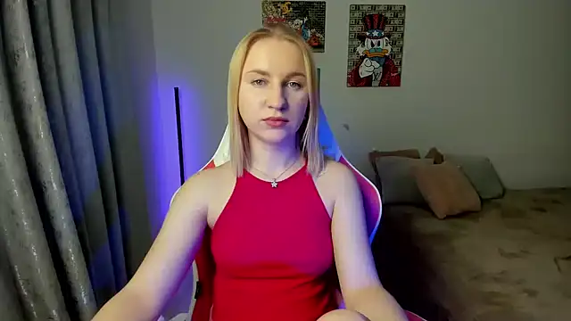 Snapshot of BeautyBlondy chatting on January 21, 6:22 am BeautyBlondy online show from January 21, 6:22 am