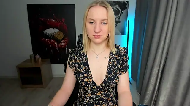 Snapshot of BeautyBlondy chatting on February 9, 4:29 pm BeautyBlondy online show from February 9, 4:29 pm