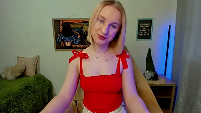 Snapshot of BeautyBlondy chatting on February 13, 1:37 pm BeautyBlondy online show from February 13, 1:37 pm