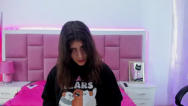 Snapshot of MiaQueen021 chatting on March 17, 8:09 pm MiaQueen021 online show from March 17, 8:09 pm