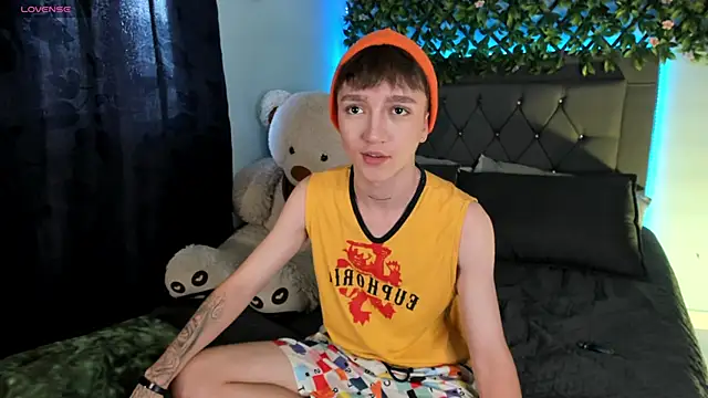 Snapshot of jeremy_salvatore chatting on January 8, 9:44 pm jeremy salvatore online show from January 8, 9:44 pm