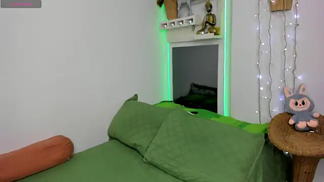 Snapshot of jeremy_salvatore chatting on December 18, 1:22 am jeremy salvatore online show from December 18, 1:22 am