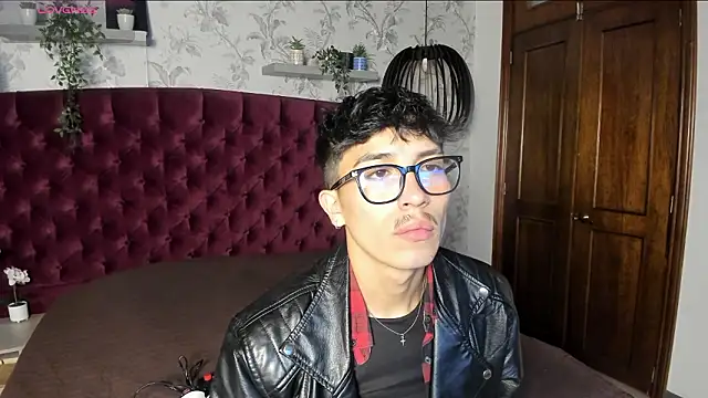 tim  fox online show from February 28, 11:33 am