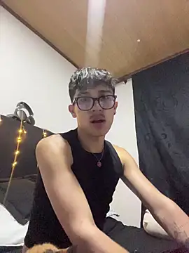 Snapshot of tim__fox chatting on May 19, 2:51 am tim fox online show from May 19, 2:51 am