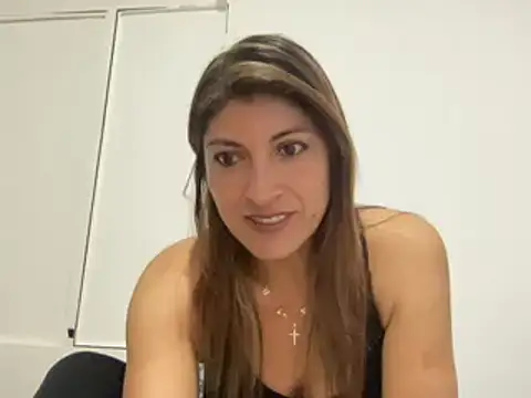 LunaBeya online show from February 24, 9:09 pm