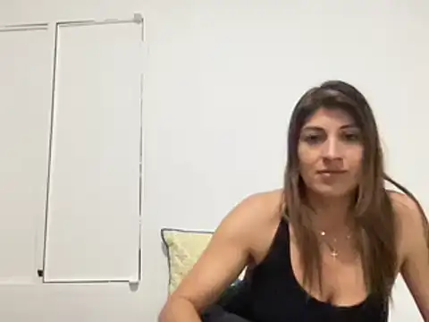 LunaBeya online show from February 25, 1:20 am