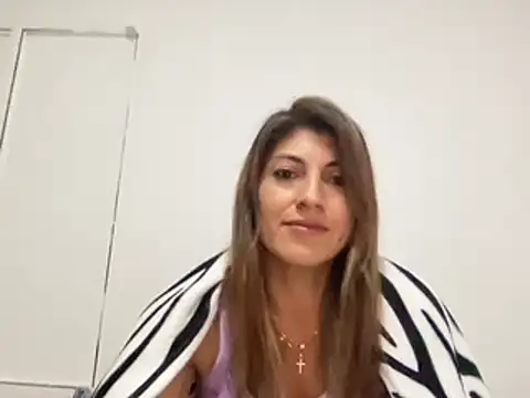 LunaBeya online show from February 26, 9:58 pm