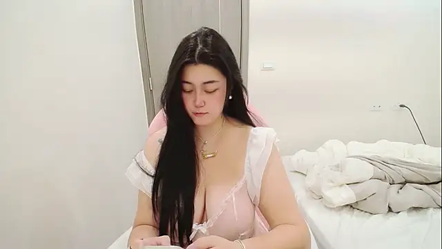 minnie9009 online show from March 10, 9:25 am