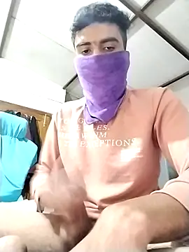 Snapshot of subhash8822 chatting on January 15, 8:09 am subhash8822 online show from January 15, 8:09 am