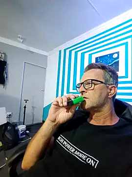 itsmeyes69 online show from March 21, 9:34 pm