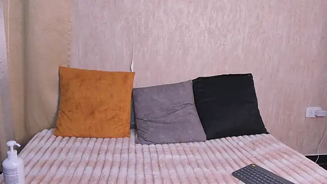 Snapshot of StefanyRousse chatting on March 6, 12:01 pm StefanyRousse online show from March 6, 12:01 pm