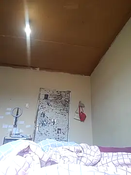 Snapshot of daddysgirly20 chatting on November 6, 6:03 am daddysgirly20 online show from November 6, 6:03 am