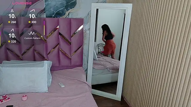 Snapshot of hotiergirl chatting on November 12, 12:27 pm hotiergirl online show from November 12, 12:27 pm