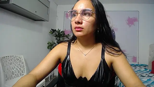 Maylin horny19 online show from April 27, 7:01 pm