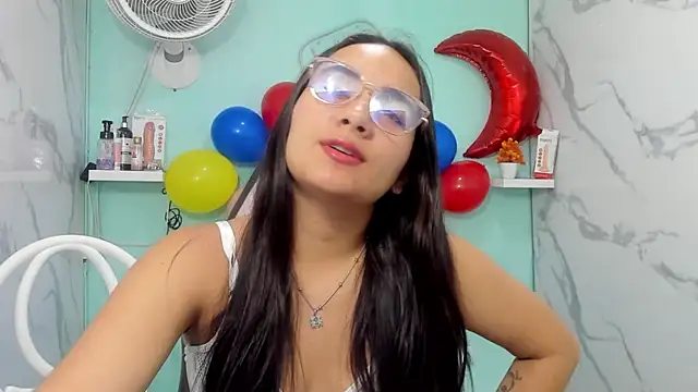 Snapshot of Maylin_horny19 chatting on June 9, 3:18 am Maylin horny19 online show from June 9, 3:18 am