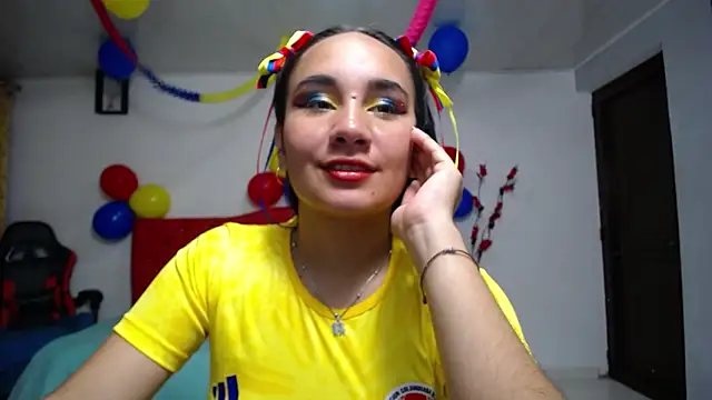 Snapshot of Maylin_horny19 chatting on June 18, 4:35 am Maylin horny19 online show from June 18, 4:35 am